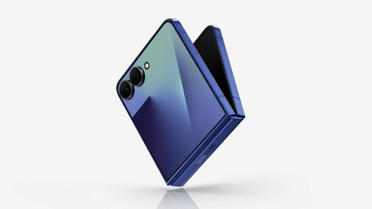 Best Flip Phones in 2026: Talkmobile's Guide to the Folding Future